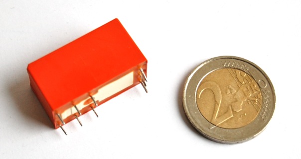 Bi-stable relay